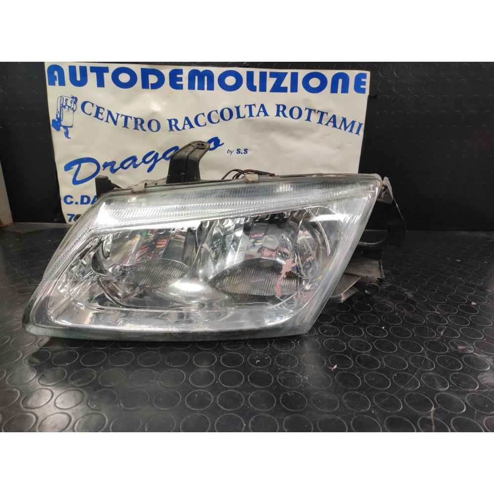 FARO ANTERIORE SINISTRO NISSAN ALMERA DAL 2000 AL 2002