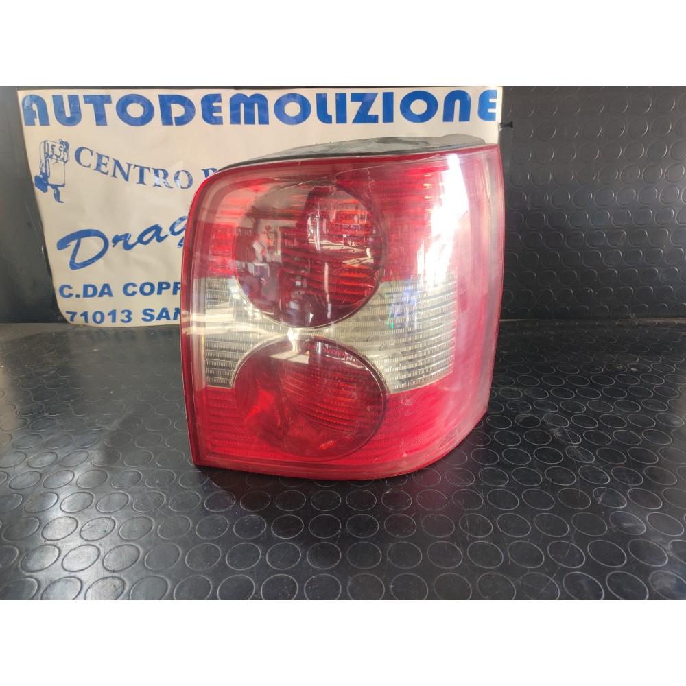 FARO POSTERIORE DESTRO VOLKSWAGEN PASSAT DAL 2000 AL 2005