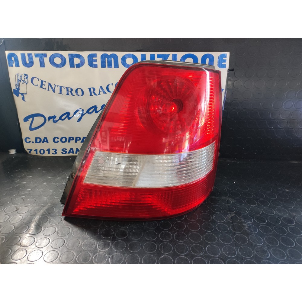 FARO POSTERIORE DESTRO KIA SORENTO DAL 2002 AL 2009