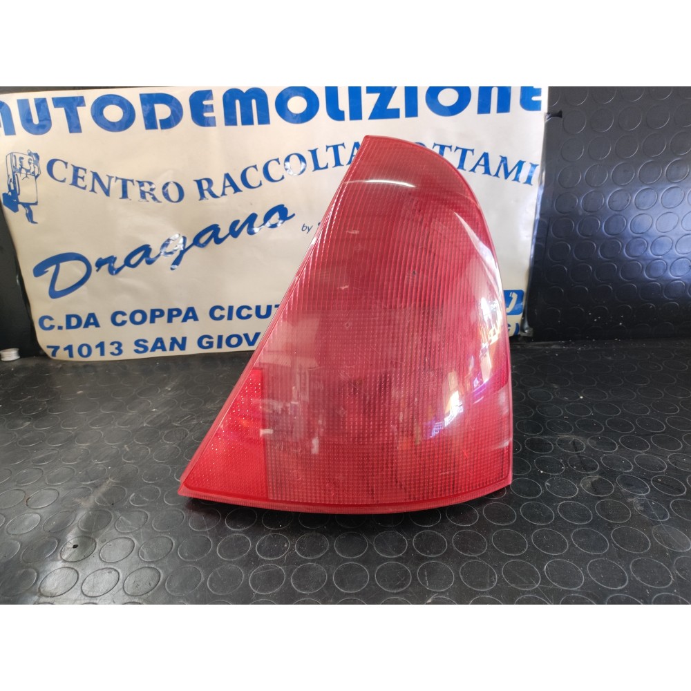 FARO POSTERIORE DESTRO RENAULT CLIO DAL 1998 AL 2001