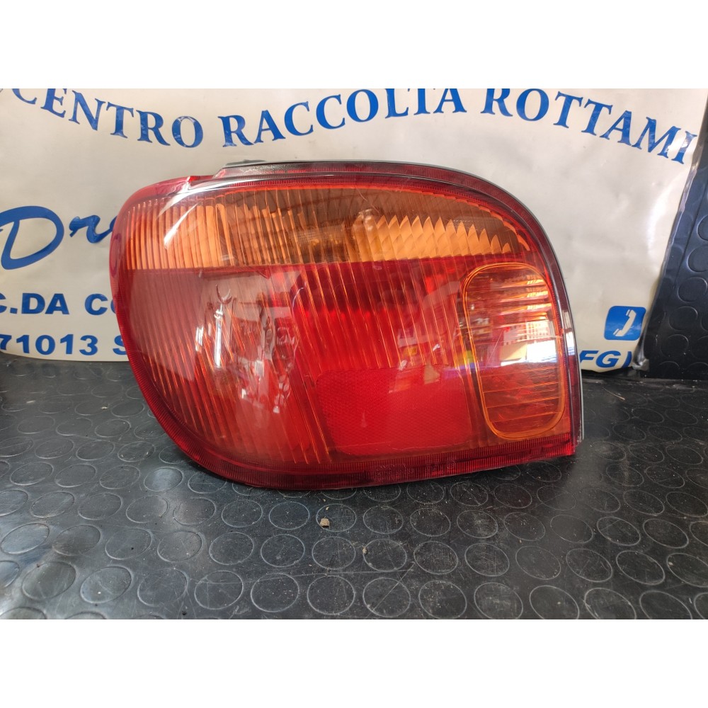 FARO POSTERIORE SINISTRO TOYOTA YARIS DAL 2003 AL 2005