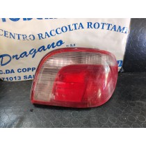 FARO POSTERIORE DESTRO TOYOTA YARIS DAL 1999 AL 2003