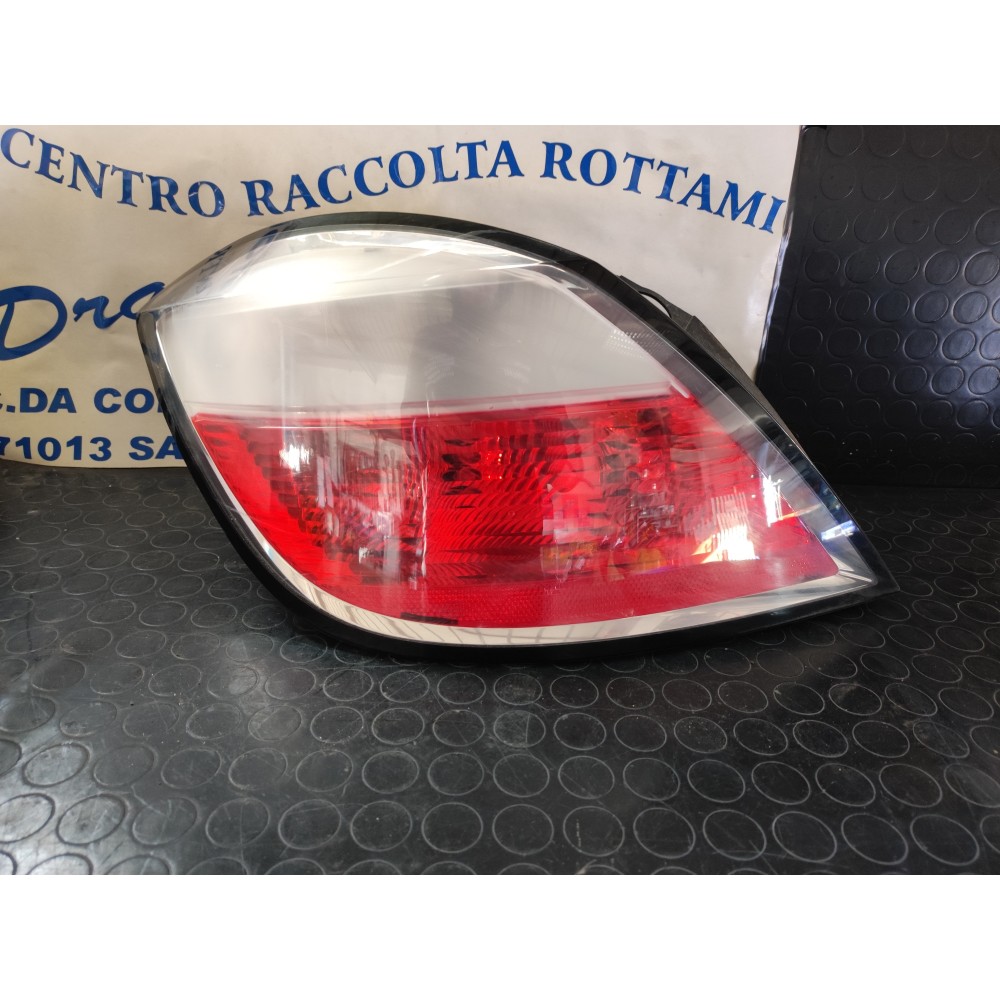 FARO POSTERIORE SINISTRO OPEL ASTRA H DAL 2004 AL 2009