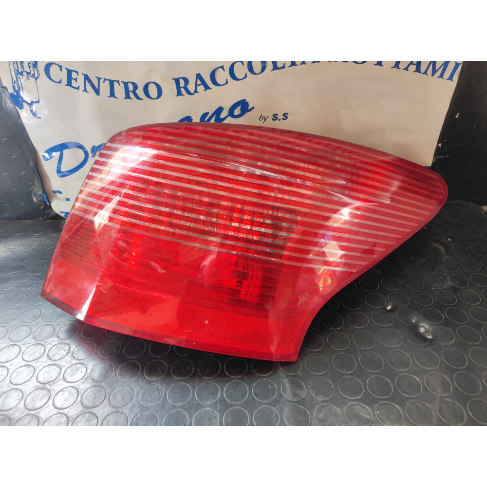 FARO POSTERIORE DESTRO  PEUGEOT 407 DAL 2004 AL 2007