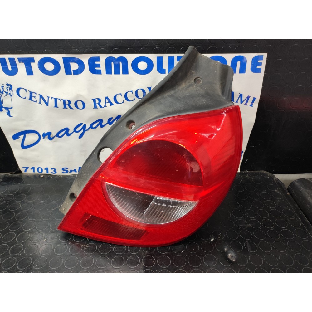 FARO POSTERIORE DESTRO RENAULT CLIO DAL 2005 AL 2009