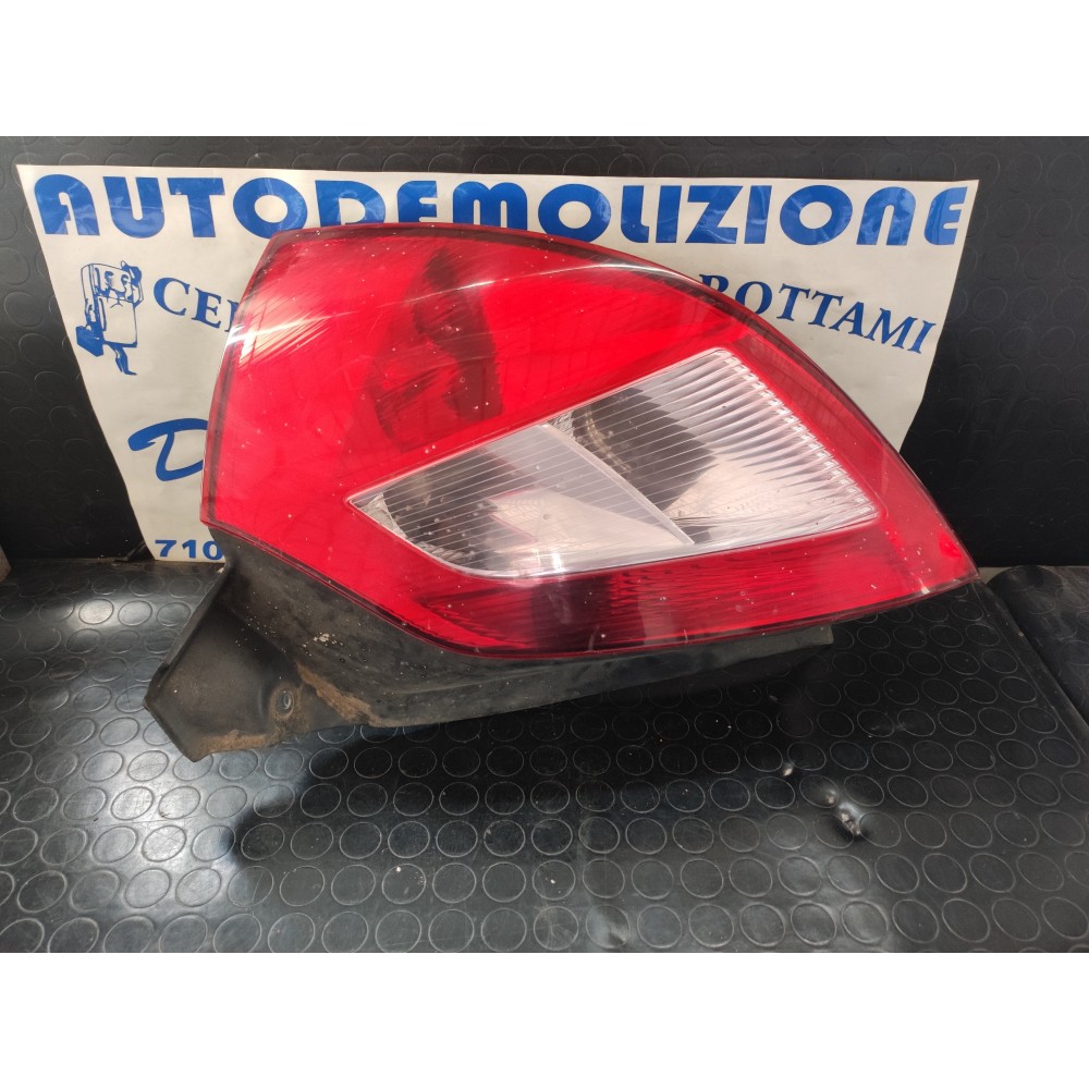 FARO POSTERIORE DESTRO RENAULT MEGANE DAL 2002 AL 2005