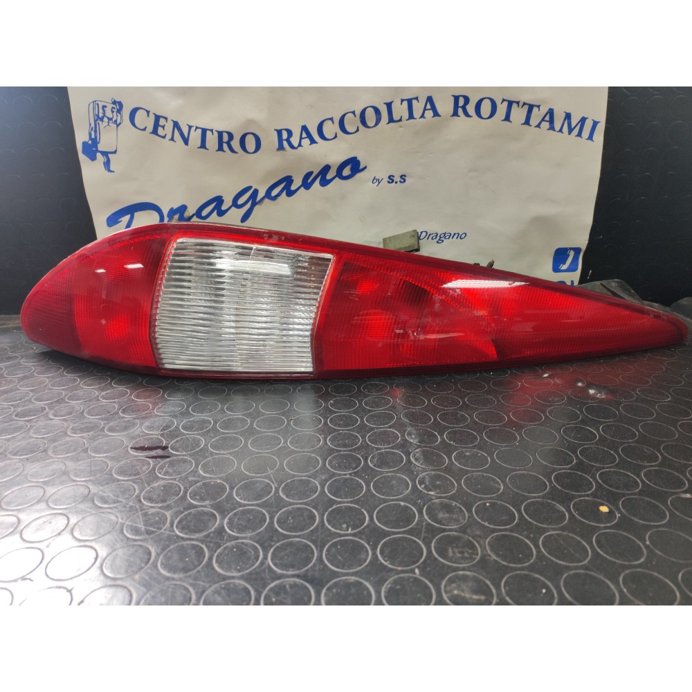 FARO POSTERIORE SINISTRO FORD MONDEO DAL 2000 AL 2003