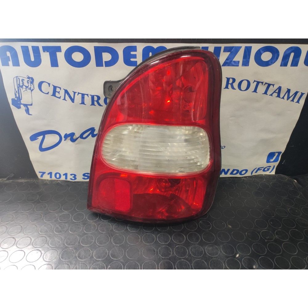 FARO POSTERIORE DESTRO KIA CARNIVAL DAL 1999 AL 2001