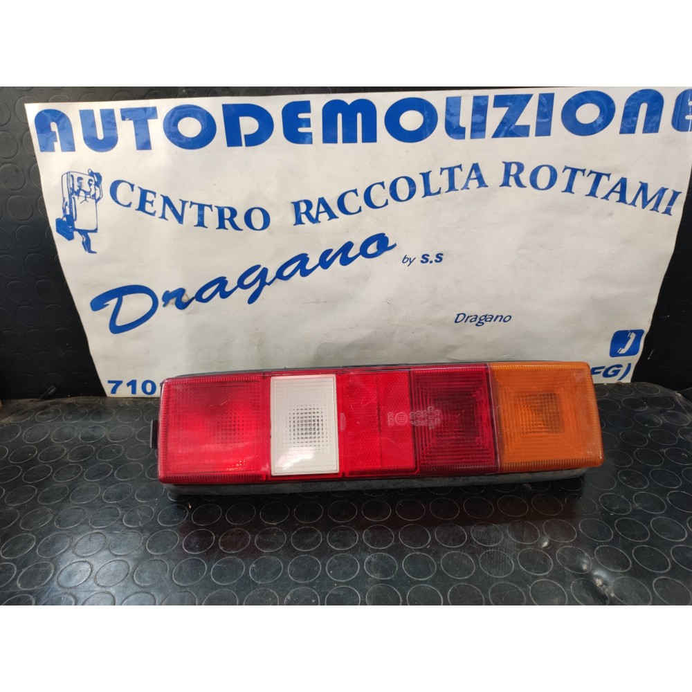 FARO POSTERIORE UNIVERSALE CAMION