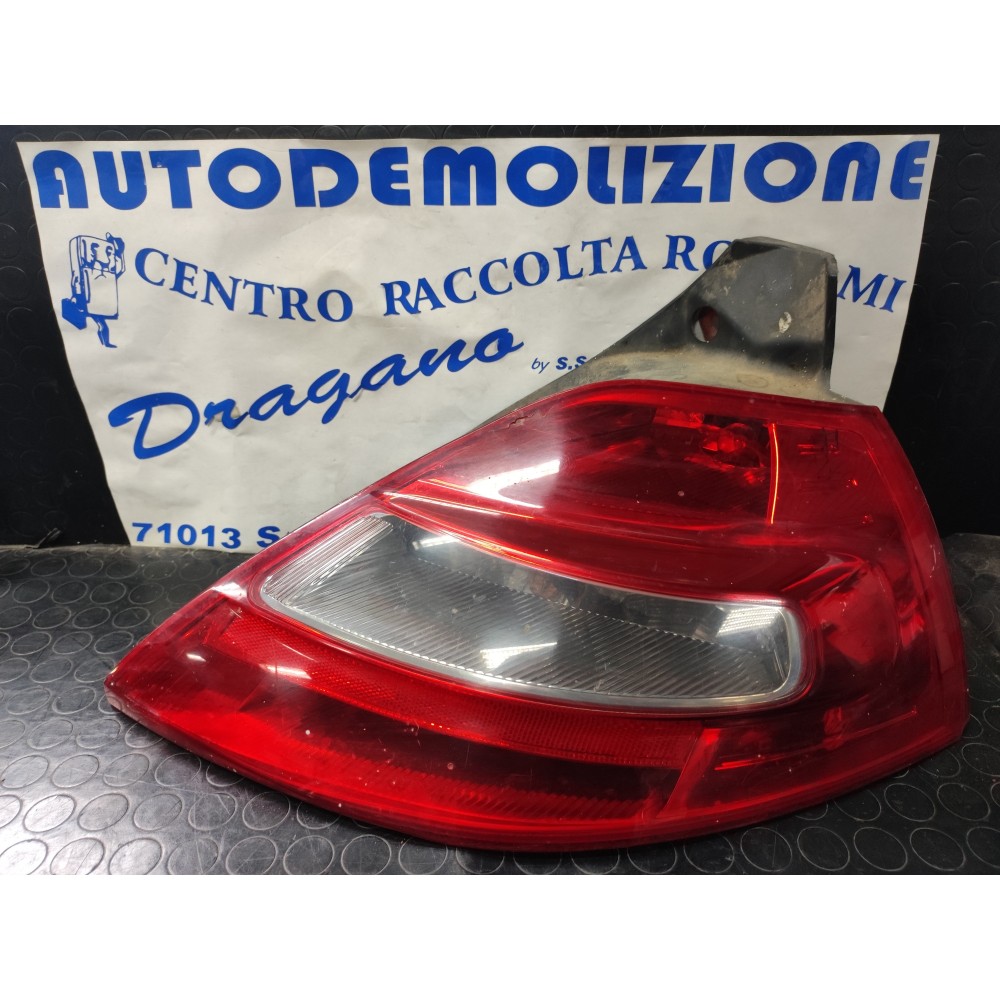 FARO POSTERIORE DESTRO RENAULT DAL 2006 AL 2008