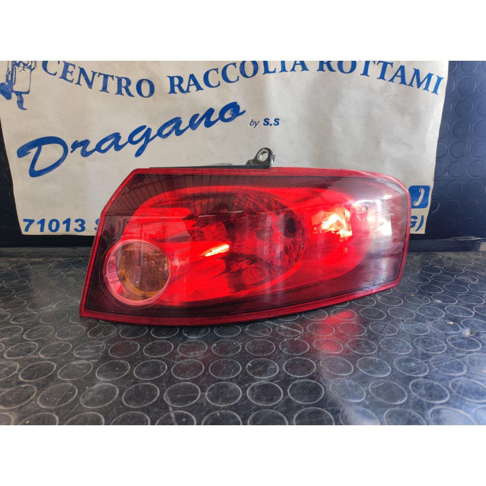 FARO POSTERIORE DESTRO (ESTERNO) FIAT CROMA DAL 2005 AL 2011