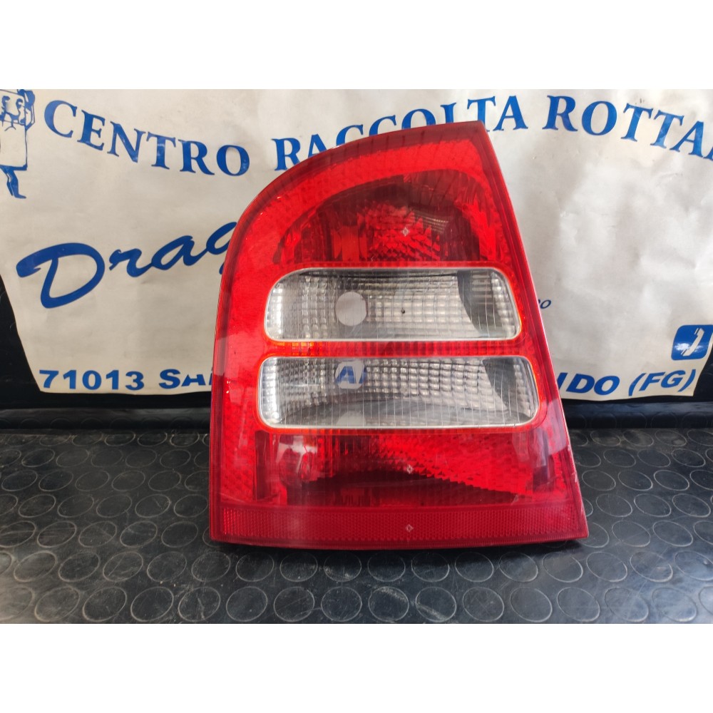 FARO POSTERIORE SINISTRO SKODA OCTAVIA DAL 2000 AL 2004