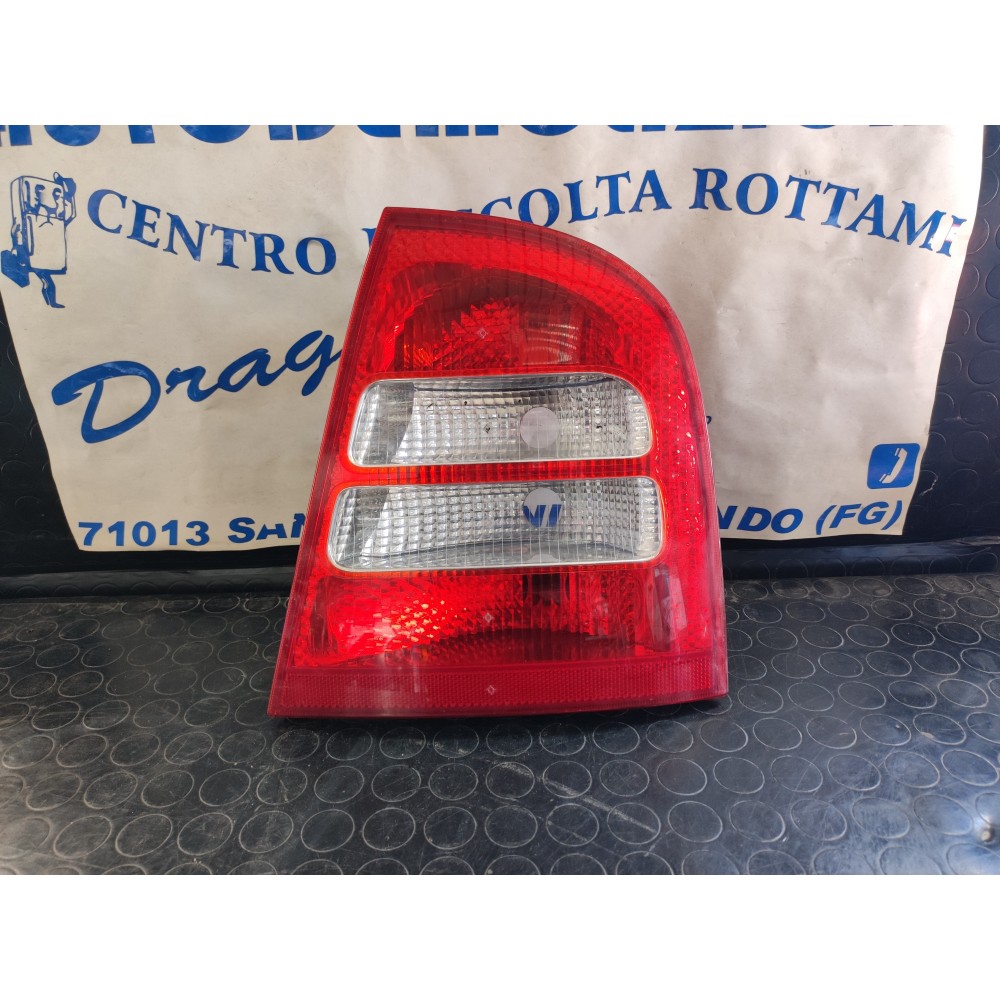 FARO POSTERIORE DESTRO SKODA OCTAVIA DAL 2000 AL 2004