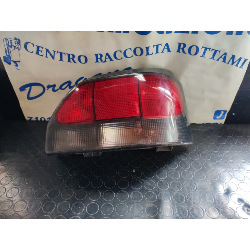 FARO POSTERIORE DESTRO RENAULT CLIO DAL 1996 AL 1998