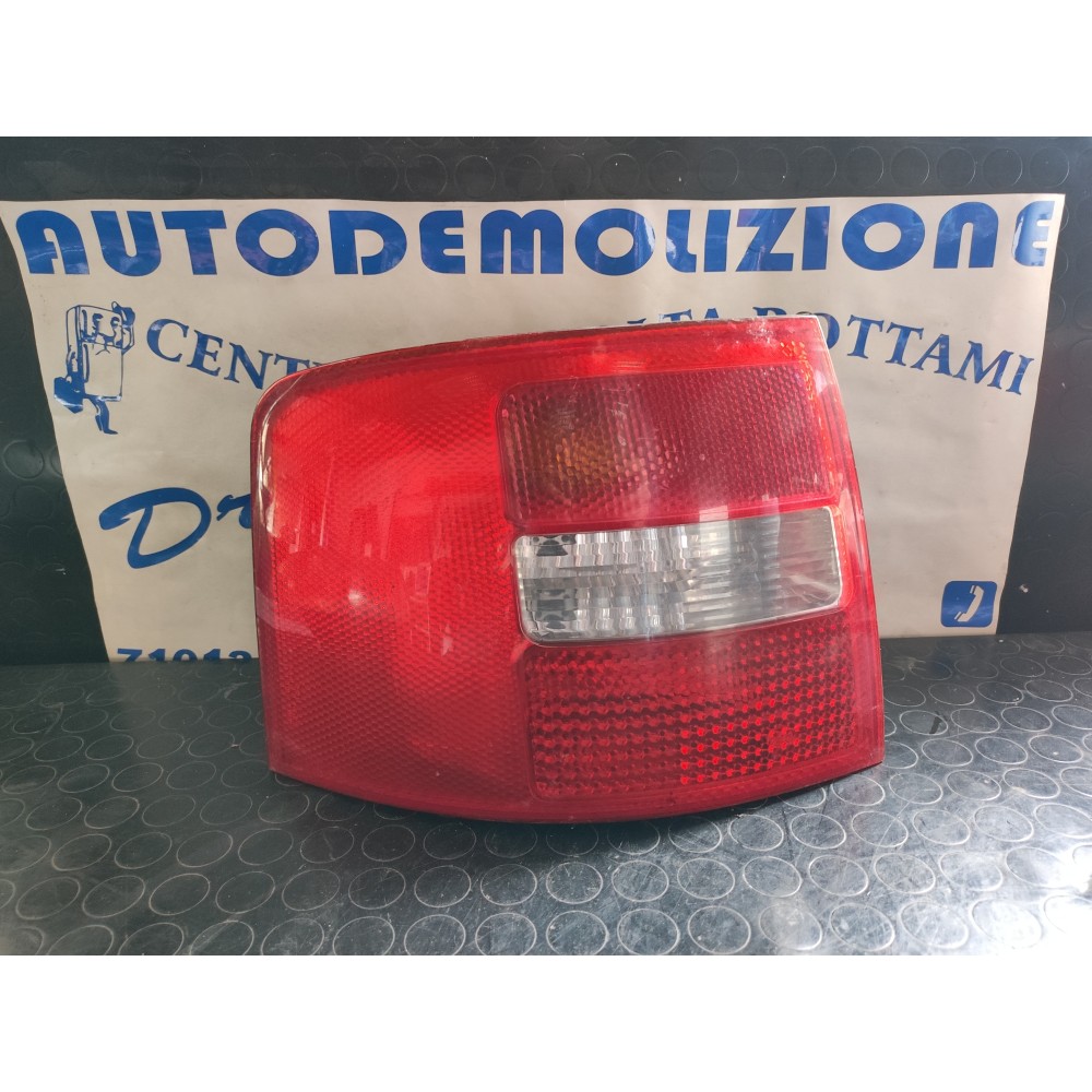 FARO POSTERIORE SINISTRO AUDI A4