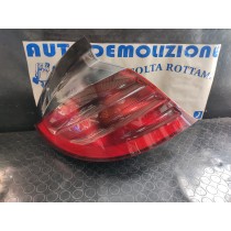 FARO POSTERIORE SINISTRO MERCEDES 220