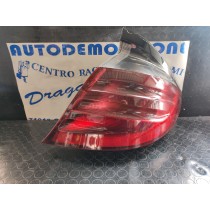 FARO POSTERIORE DESTRO MERCEDES 220