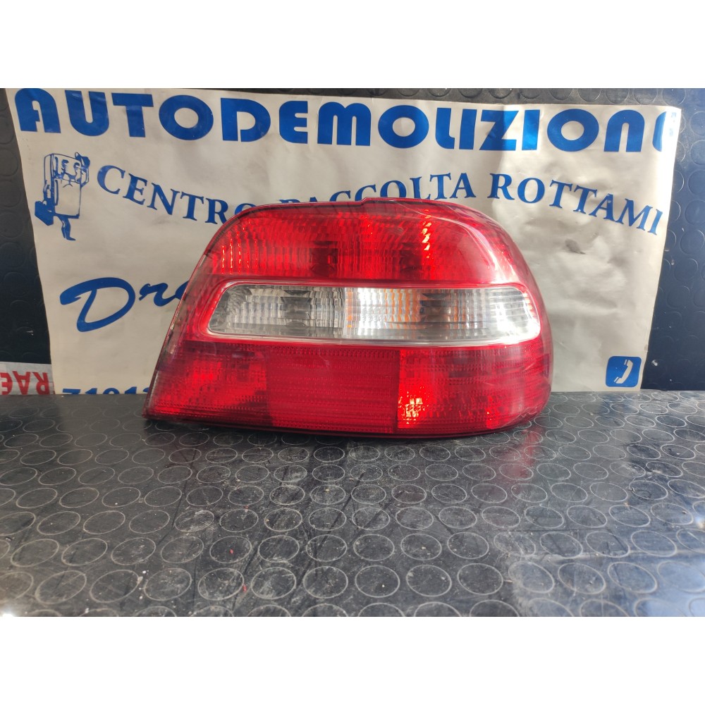 FARO POSTERIORE DESTRO VOLVO V40