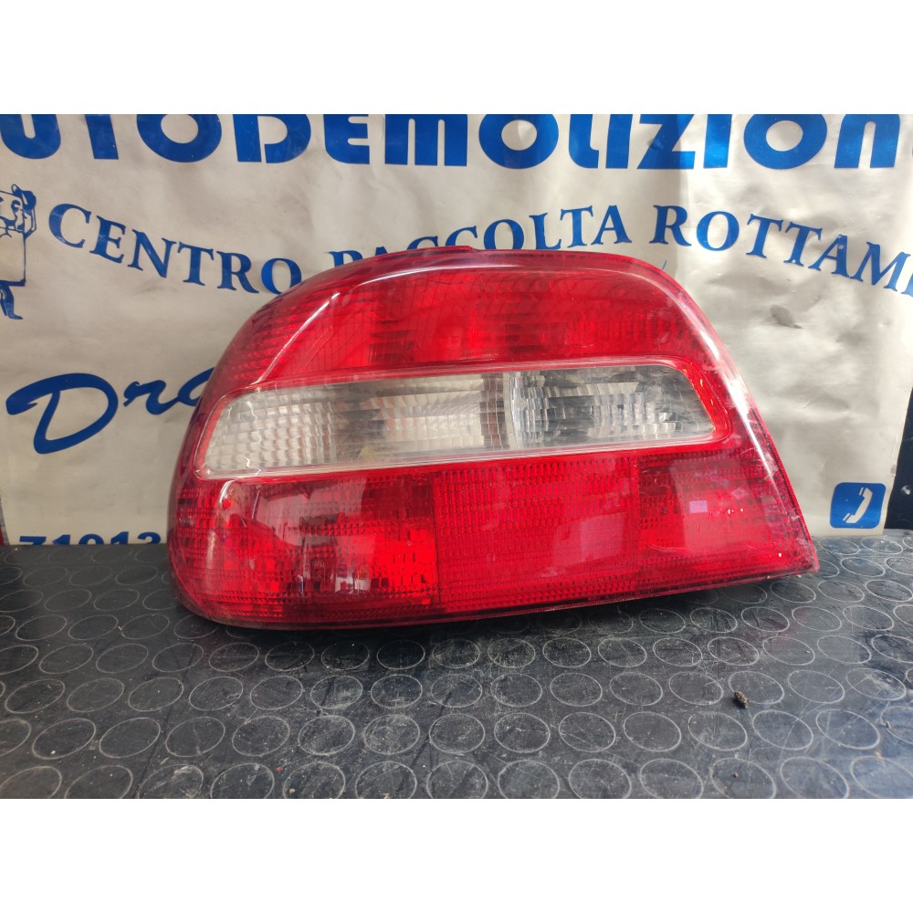 FARO POSTERIORE SINISTRO VOLVO V40