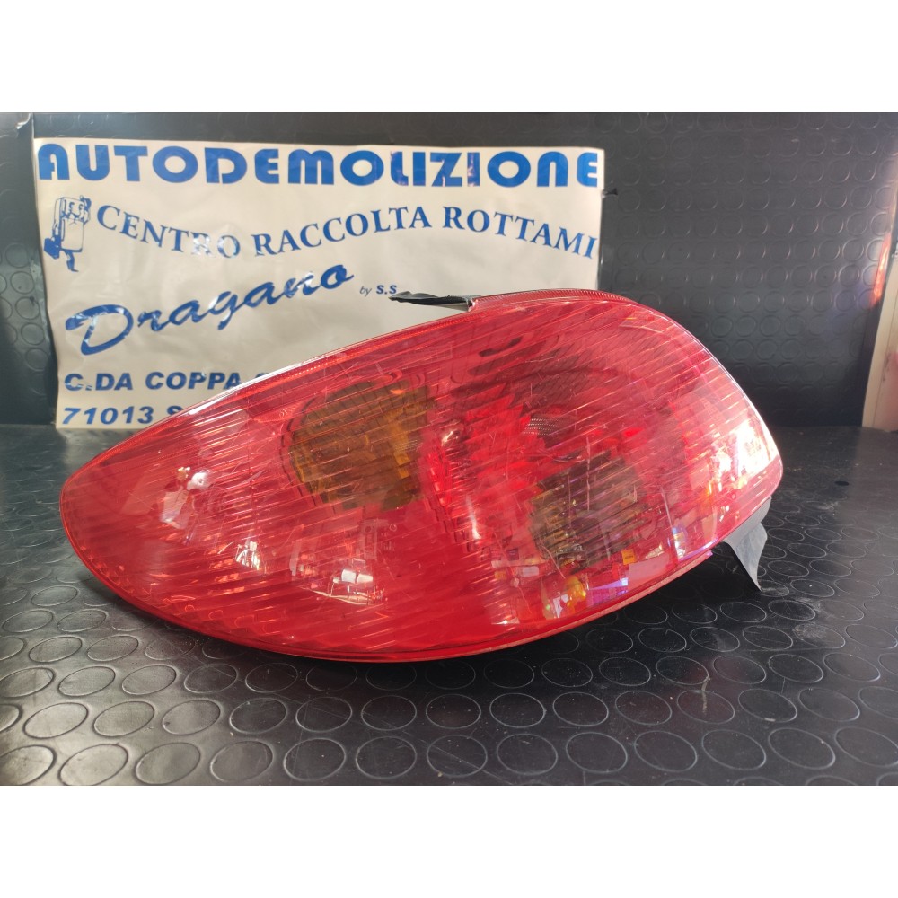 FARO POSTERIORE SINISTRO PEUGEOT 206 DAL 1998 AL 2009