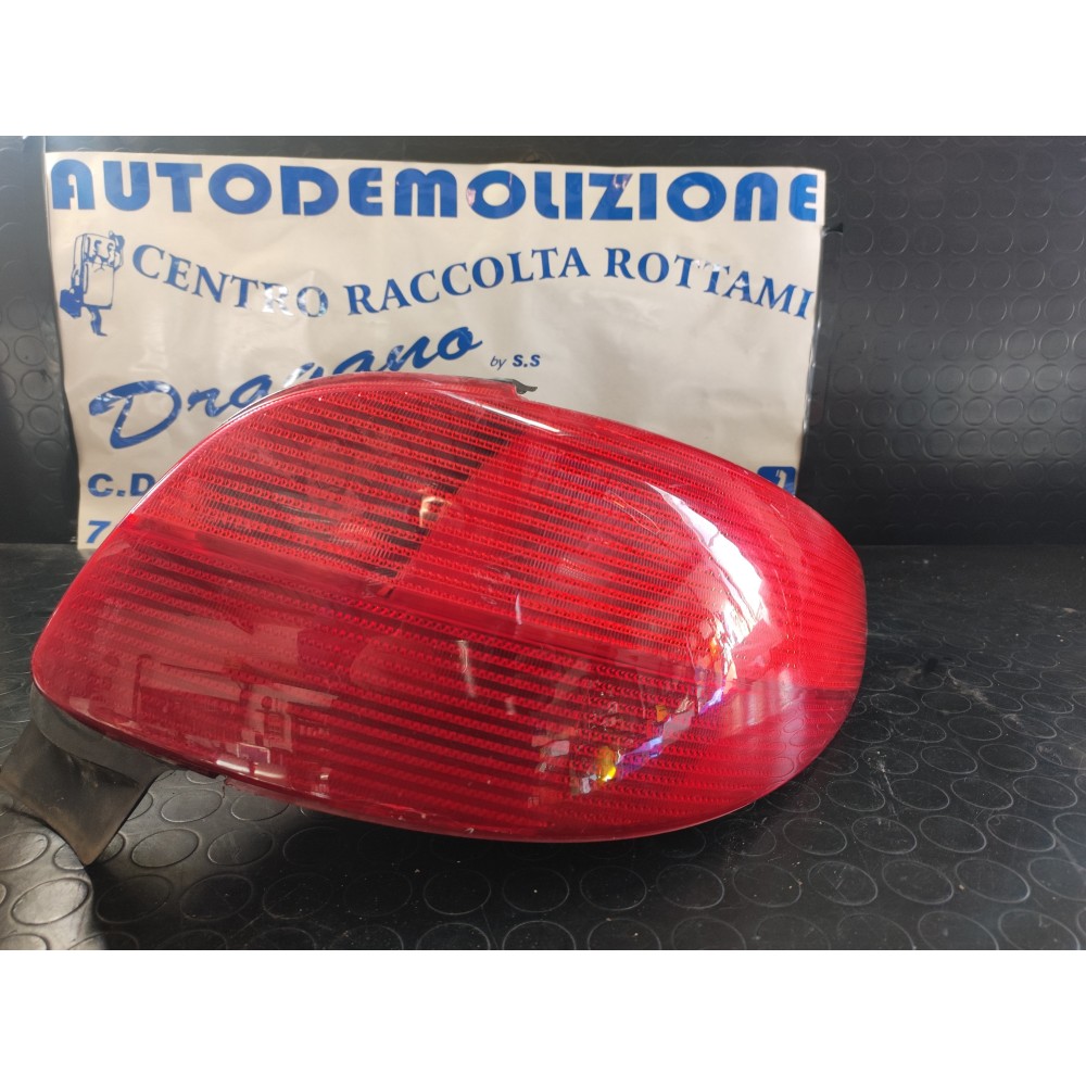 FARO POSTERIORE DESTRO PEUGEOT 206 DAL 1998 AL 2009