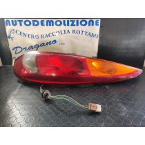 FARO POSTERIORE DESTRO NISSAN ALMERA TINO DAL 2001 AL 2006