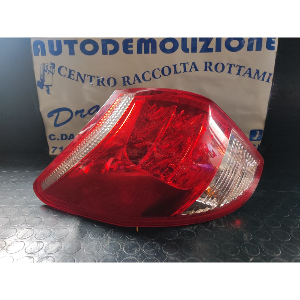 FARO POSTERIORE SINISTRO TOYOTA RAV 4 DAL 2006 AL 2009